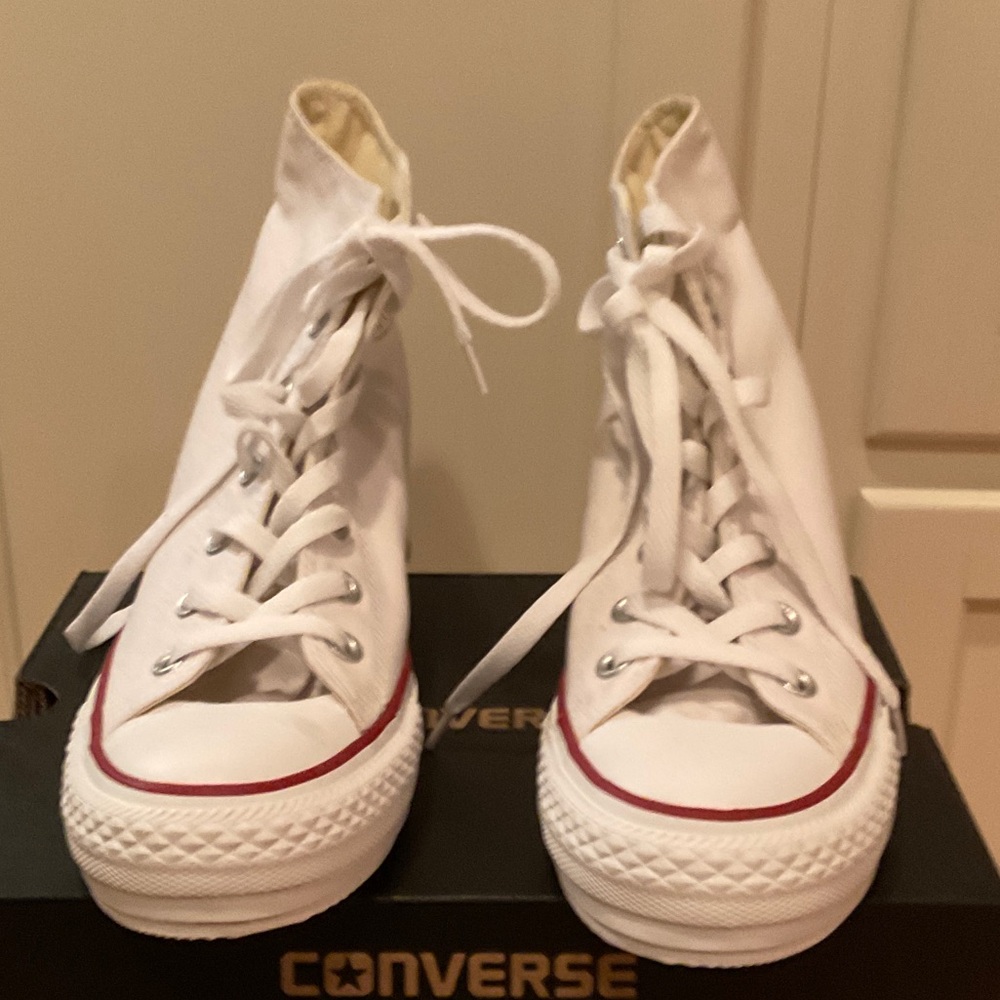 Converse Women's White Wedge Heel High-Top Sneakers.  Size 8 - Picture 2 of 6